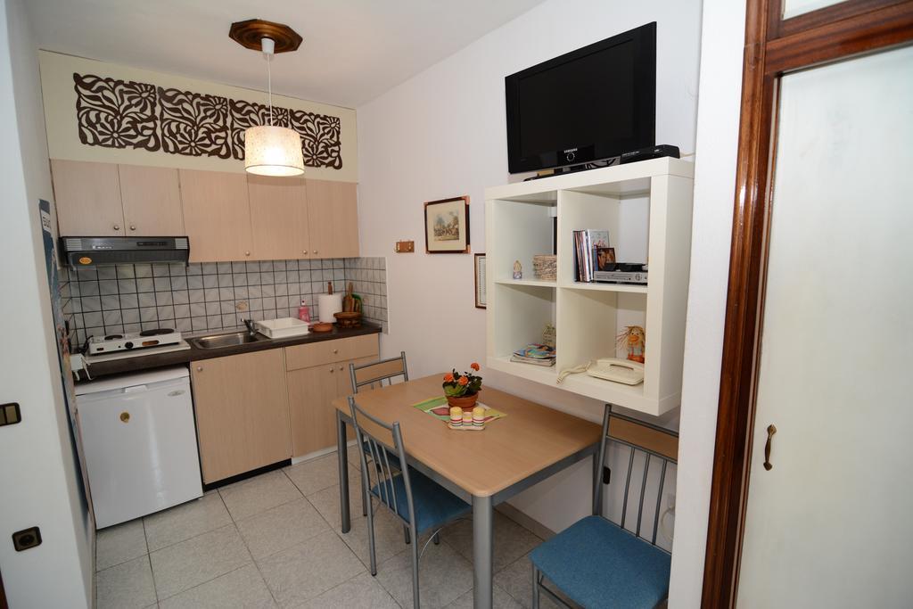 Kirki Appartement *